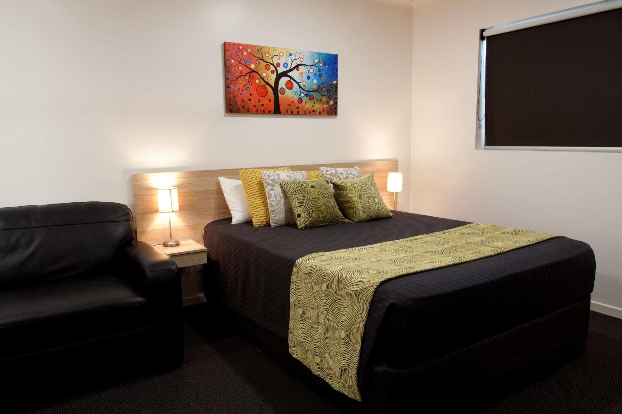 Abode37 Motel Emerald Extérieur photo