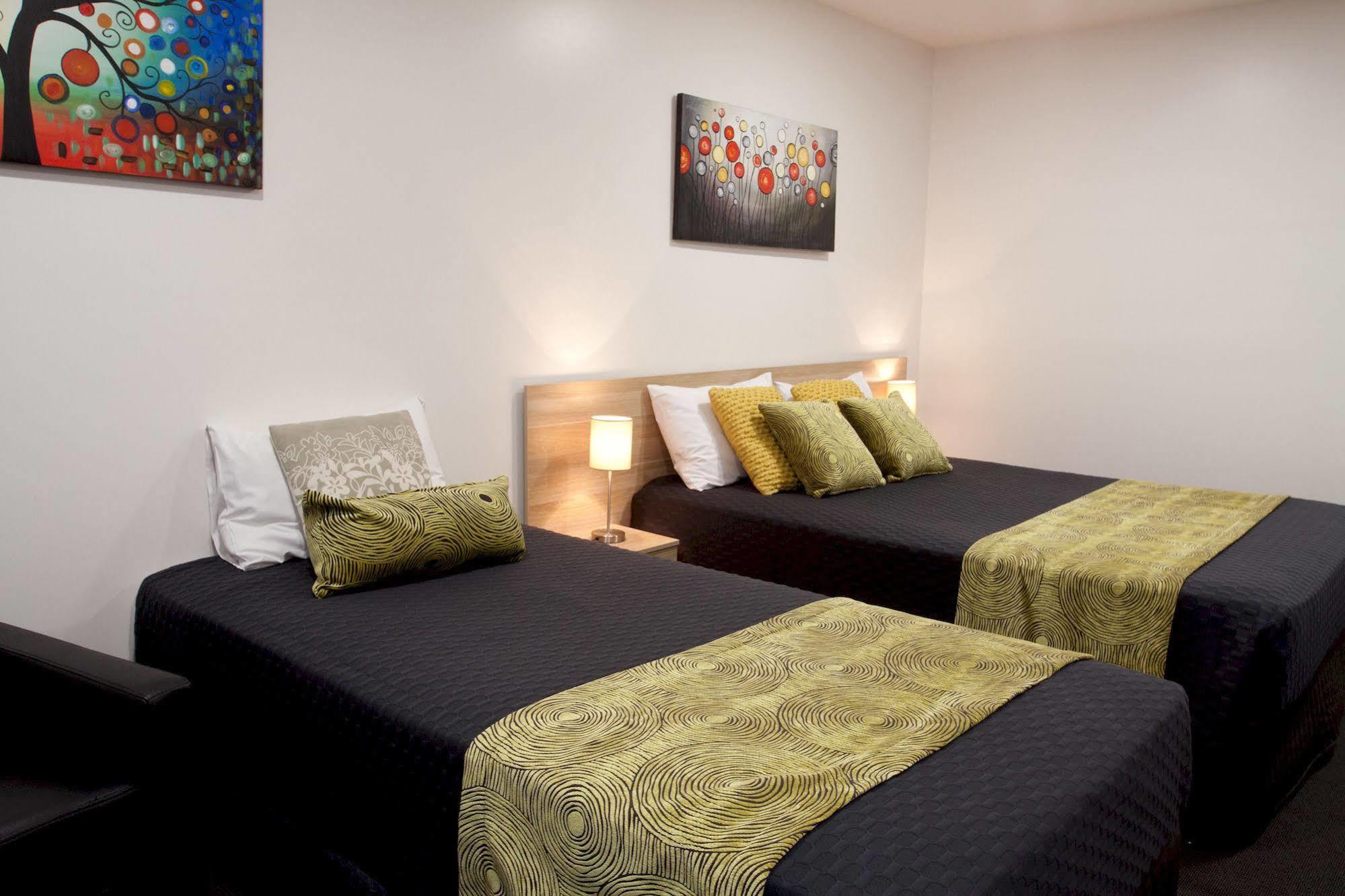 Abode37 Motel Emerald Extérieur photo