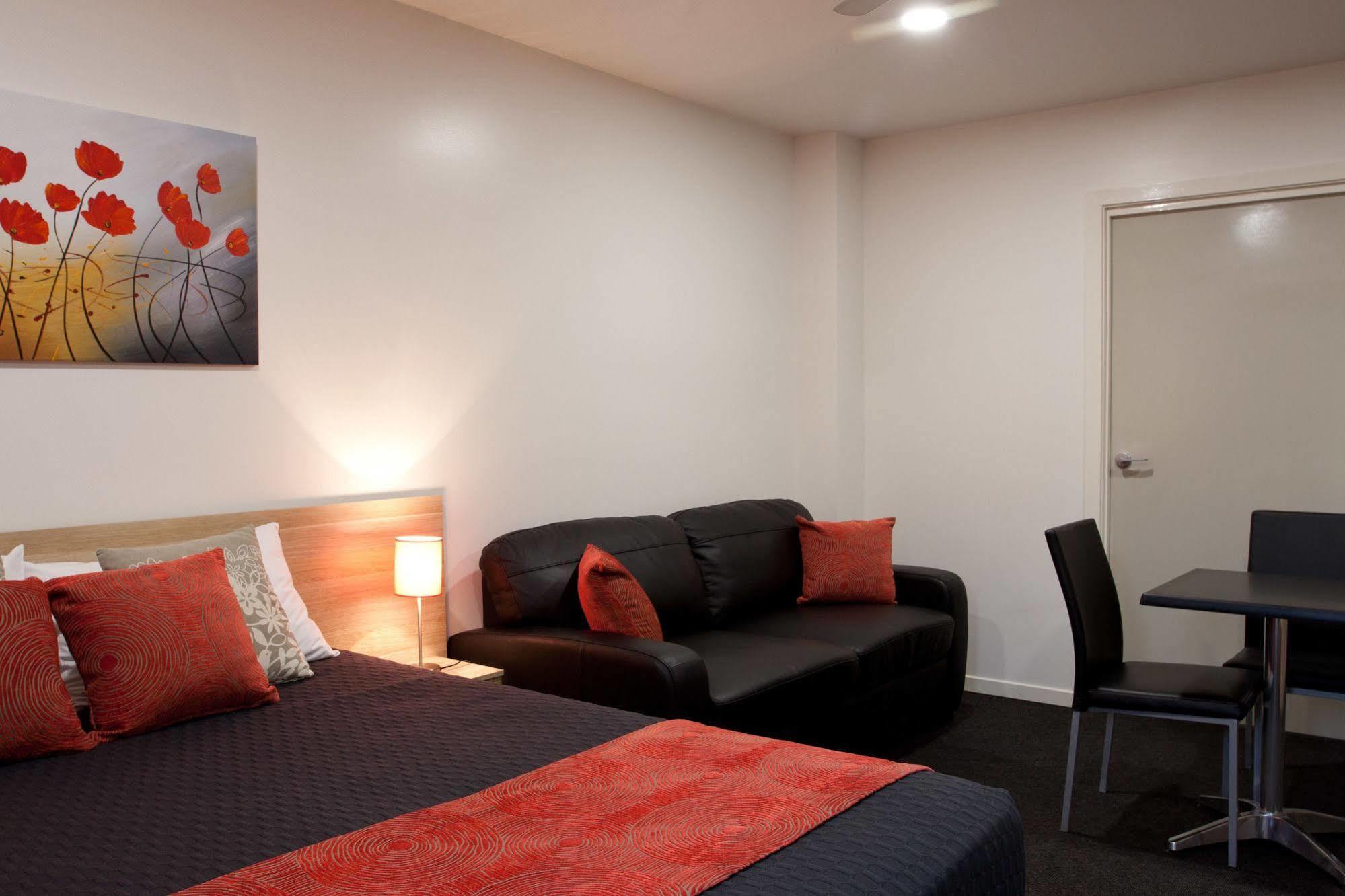 Abode37 Motel Emerald Extérieur photo